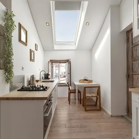 Le Grand Bleu Apartment *